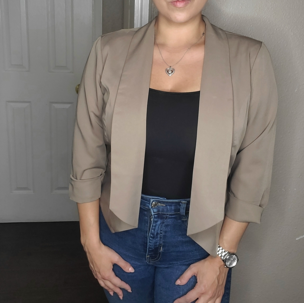 Strapped back cropped blazer